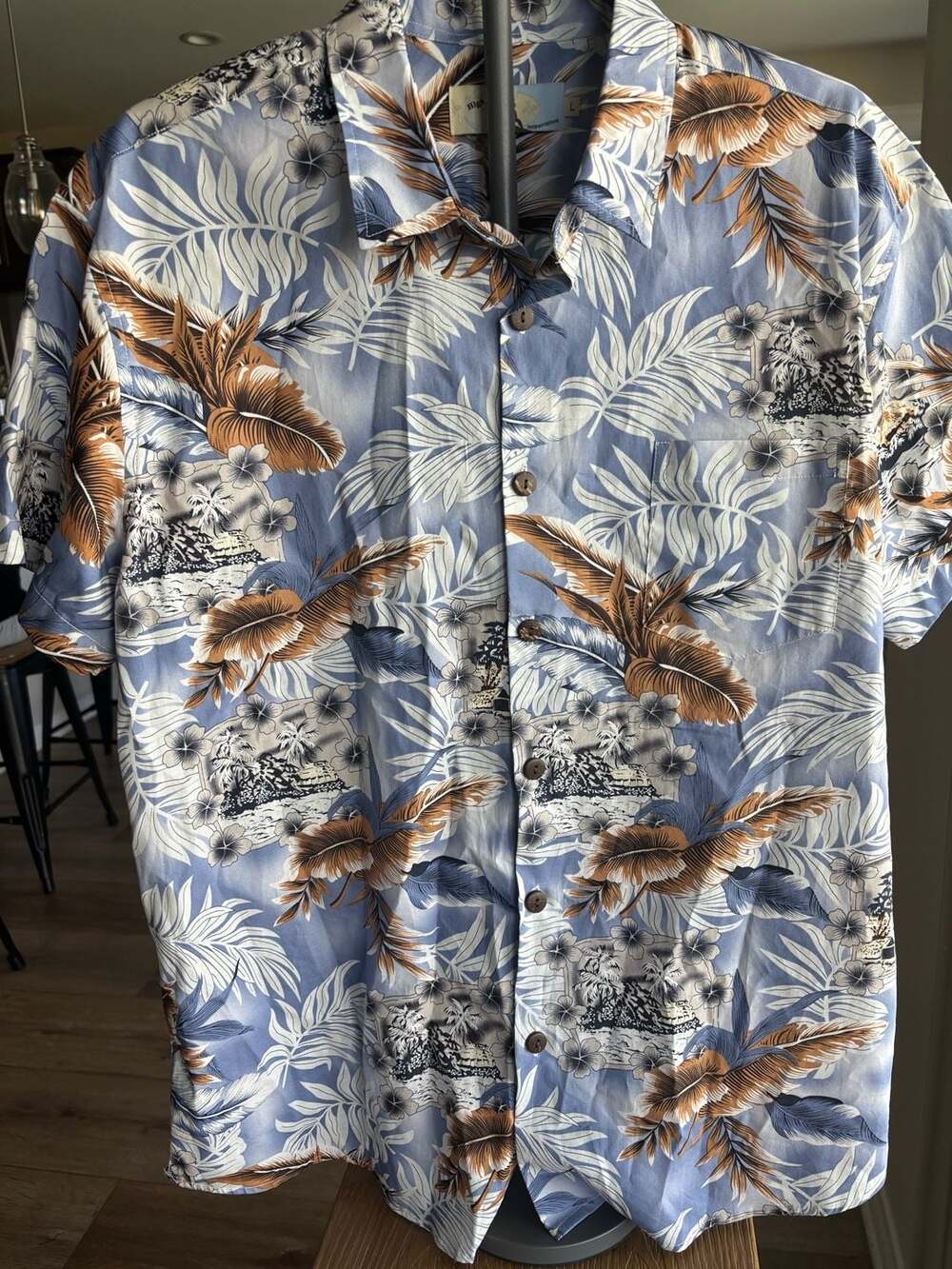 High Surf Men's Blue Hawaiian Floral Short Sleeve Button Down Shirt